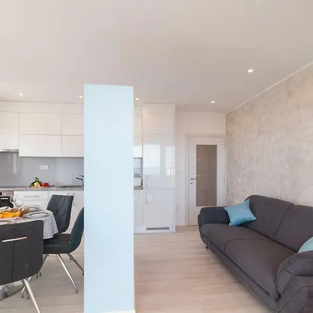 Beautiful Apartment With Private Pool Trogir Exterior photo