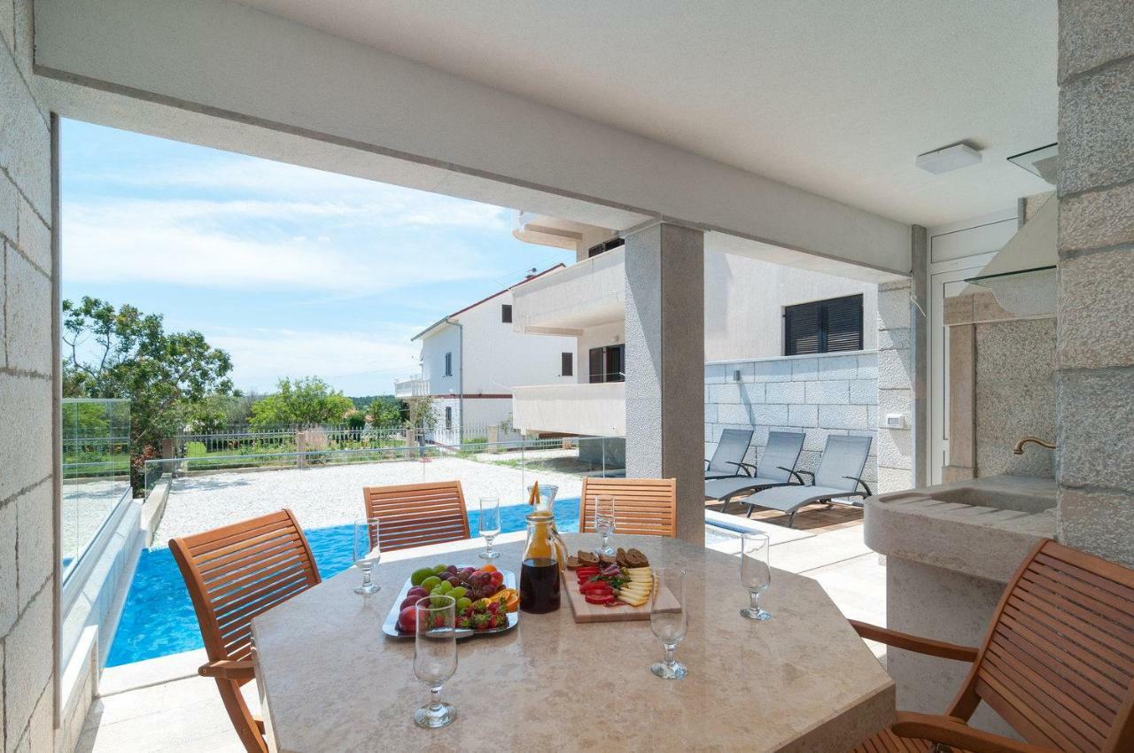 Appartement Beautiful With Private Pool Trogir